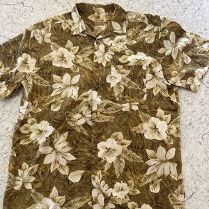 Men’s Jos, a Bank shirt, button-down, 100% Hawaiian silk. Size L.